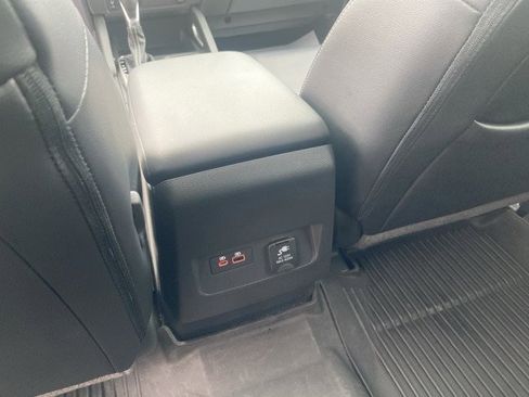 Used 2024 Nissan Frontier SL image 24