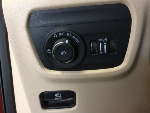 Used 2024 Jeep Grand Cherokee Limited image 22