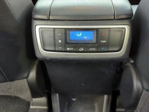 Certified 2017 Toyota Highlander XLE AWD/4WD image 17