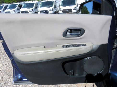 Used 2017 Honda HR-V LX image 31