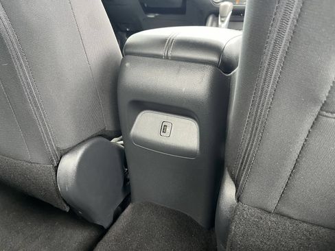 Used 2025 Nissan Sentra SV FWD image 25