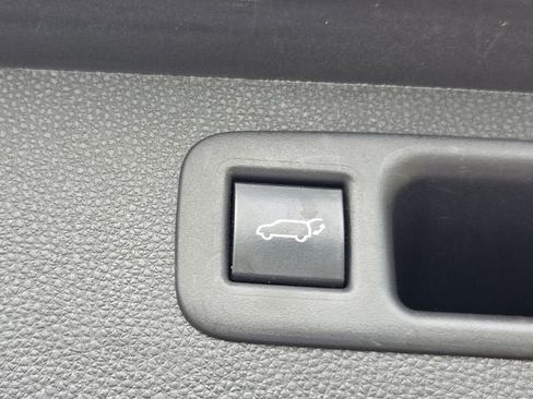 Used 2020 Toyota Highlander Limited FWD image 34