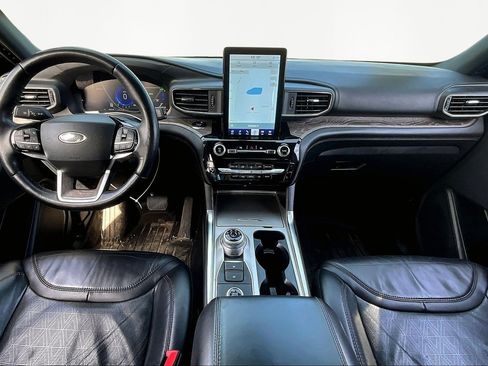 Used 2022 Ford Explorer Platinum w/ Technology Package image 8