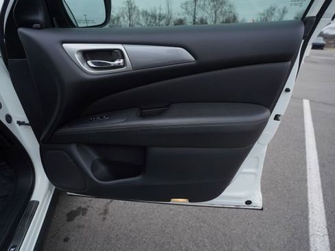 Used 2018 Nissan Pathfinder SL w/ Midnight Edition Package image 20