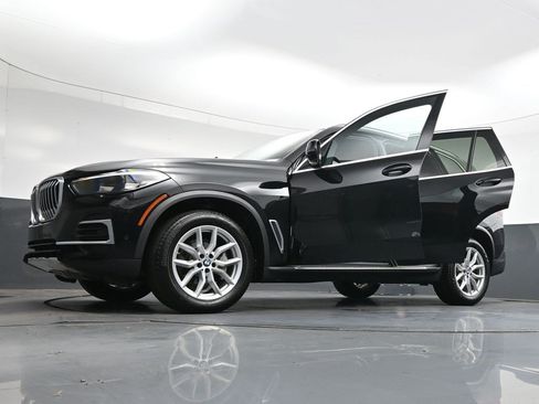 Used 2023 BMW X5 xDrive40i w/ Premium Package AWD/4WD image 39