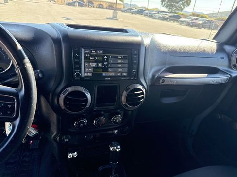 Used 2015 Jeep Wrangler Unlimited Willys image 16
