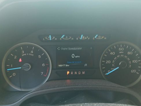 Used 2019 Ford F150 XLT w/ Equipment Group 302A Luxury AWD/4WD image 18