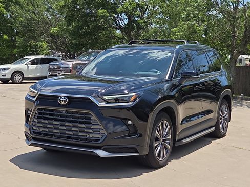 Used 2026 Toyota Grand Highlander AWD Hybrid image 2