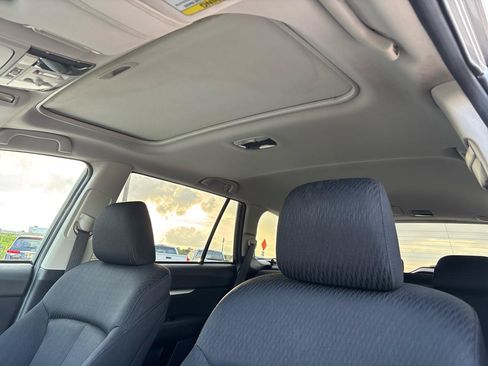 Used 2011 Subaru Outback 2.5i Premium AWD/4WD image 18