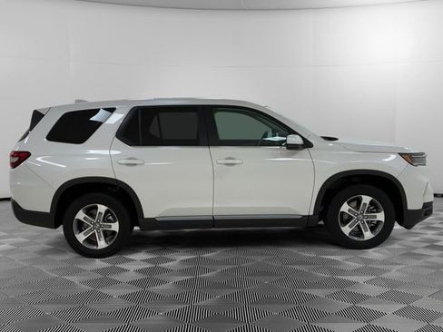 Used 2025 Honda Pilot EX-L image 6