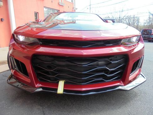 Used 2017 Chevrolet Camaro LT RWD image 33