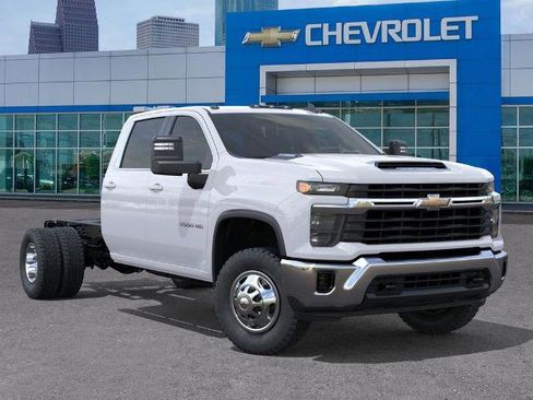 New 2026 Chevrolet Silverado 3500 LT w/ Convenience Package RWD image 7