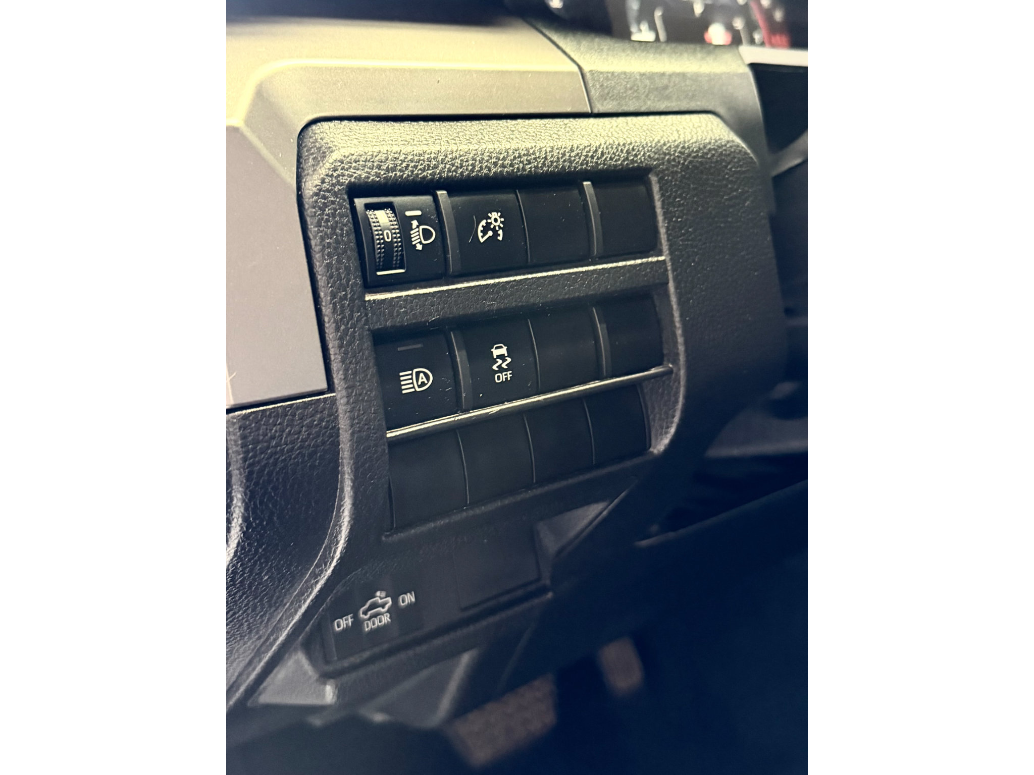 Used 2024 Toyota Tacoma SR5 AWD/4WD image 21