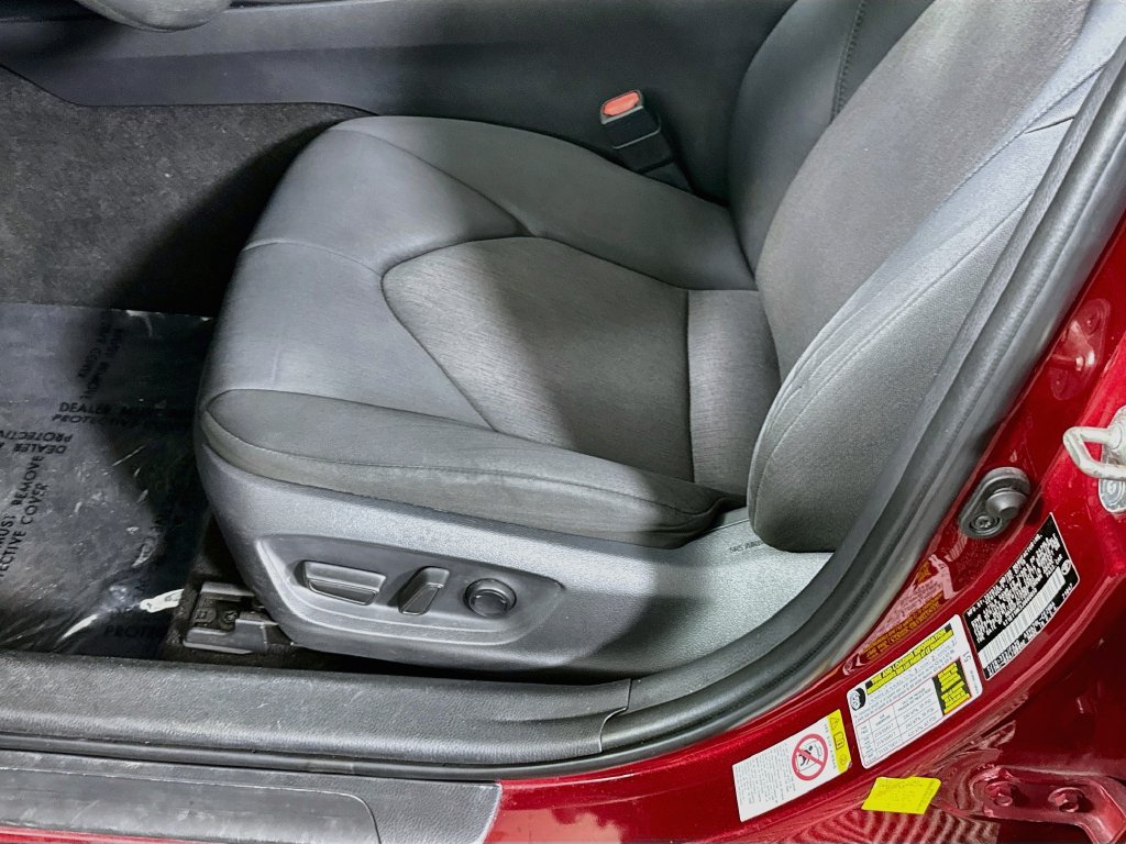 Certified 2018 Toyota Camry LE FWD image 23