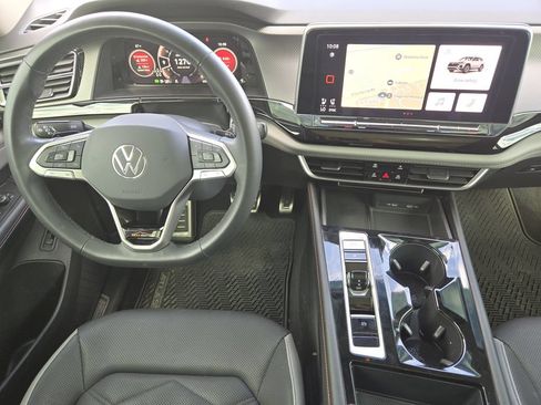 Used 2024 Volkswagen Atlas Peak Edition SEL AWD/4WD image 26
