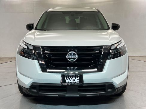 Used 2025 Nissan Pathfinder S FWD image 9