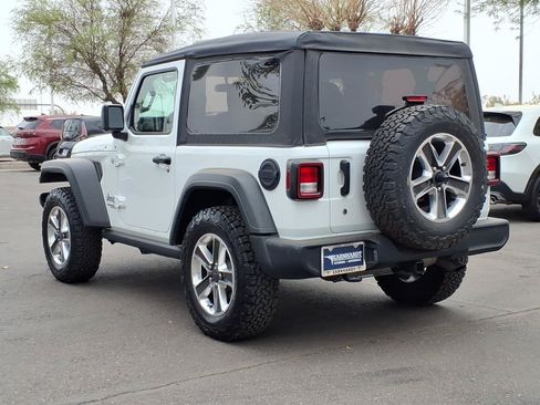 Used 2018 Jeep Wrangler Sport AWD/4WD image 3