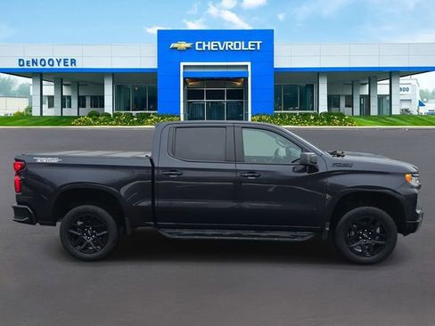 Used 2024 Chevrolet Silverado 1500 LT Trail Boss w/ Convenience Package II image 8