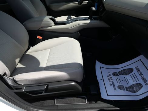 Used 2018 Honda HR-V LX image 21