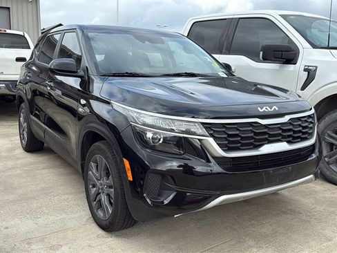 Used 2022 Kia Seltos LX image 3