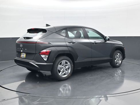 New 2026 Hyundai Kona SE image 5