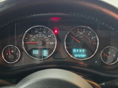 Used 2016 Jeep Wrangler Unlimited Sahara w/ Dual Top Group image 7