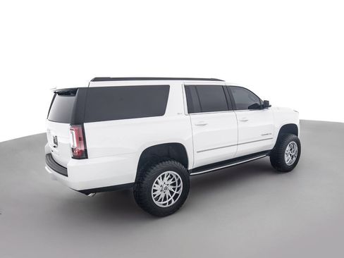 Used 2018 GMC Yukon XL SLT w/ Premium Edition AWD/4WD image 5