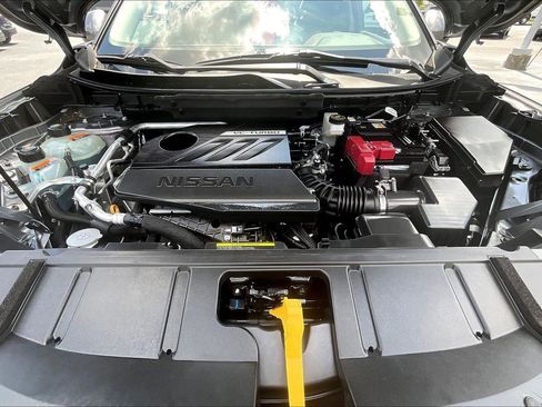 Used 2023 Nissan Rogue SV image 10