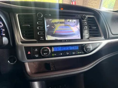 Used 2015 Toyota Highlander Limited Platinum AWD/4WD image 5