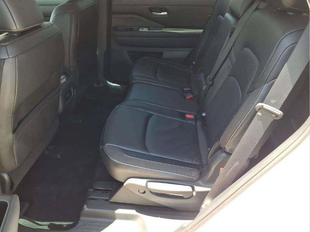 Certified 2024 Nissan Pathfinder SL FWD image 15