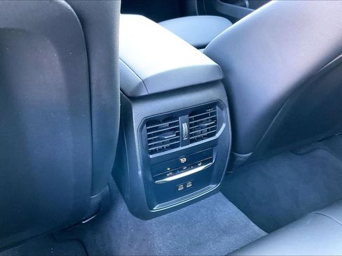 Used 2025 BMW 330i xDrive Sedan w/ Convenience Package image 35