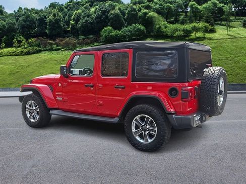 Used 2018 Jeep Wrangler Unlimited Sahara image 6