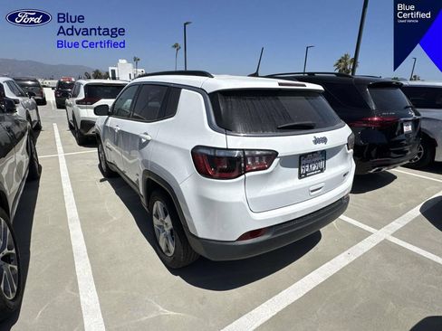 Used 2022 Jeep Compass Latitude FWD image 18