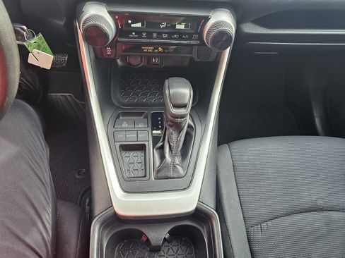 Used 2019 Toyota RAV4 LE image 23