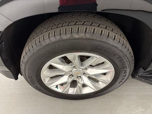 Certified 2025 Chevrolet Suburban Premier AWD/4WD image 13