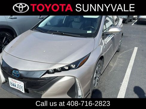 Used 2021 Toyota Prius Prime XLE FWD image 1