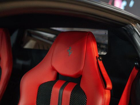 Used 2020 Ferrari F8 Tributo RWD image 9