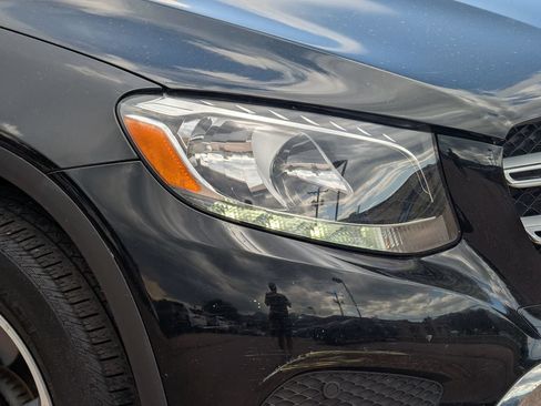 Certified 2019 Mercedes-Benz GLC 300 4MATIC image 8