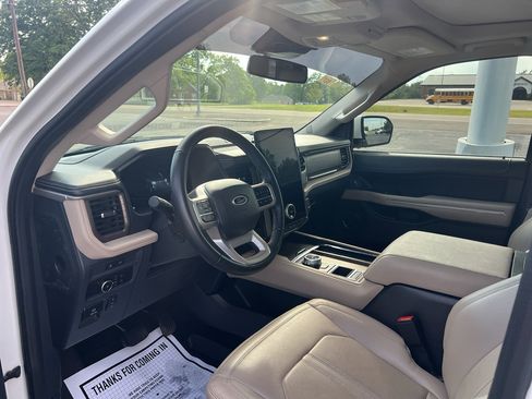 Used 2024 Ford Expedition Limited RWD image 18
