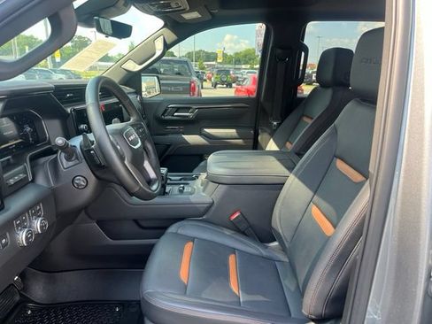 Used 2026 GMC Sierra 1500 AT4 w/ AT4 Premium Package AWD/4WD image 5