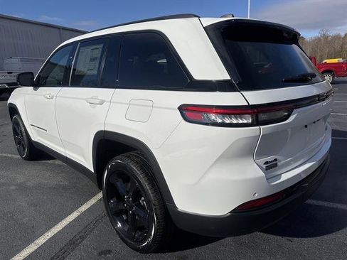 New 2025 Jeep Grand Cherokee Limited image 4