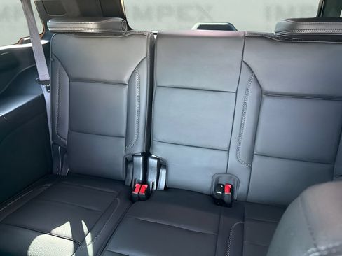 Used 2023 GMC Yukon Denali w/ Advanced Technology Package AWD/4WD image 10