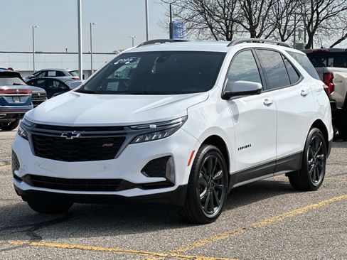 Used 2023 Chevrolet Equinox RS image 1