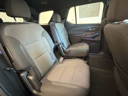 Used 2023 Chevrolet Traverse LT FWD image 35