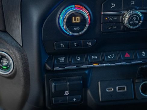 Used 2020 GMC Sierra 2500 Denali w/ Denali Ultimate Package image 28