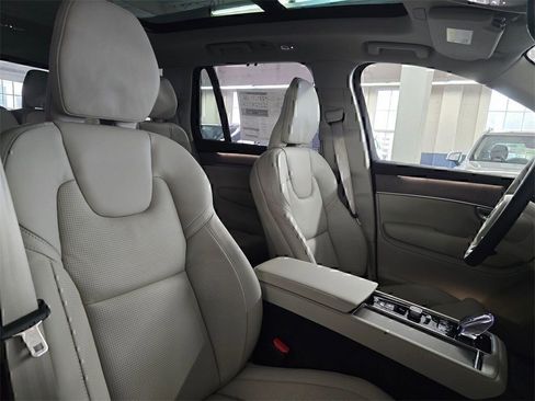 New 2026 Volvo XC90 B6 Ultra w/ Protection Package image 17