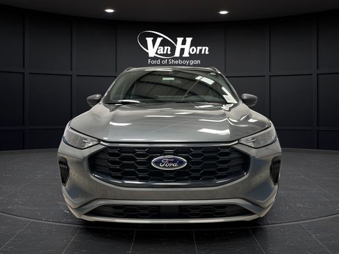 Used 2024 Ford Escape ST-Line w/ Tech Pack #1 AWD/4WD image 8