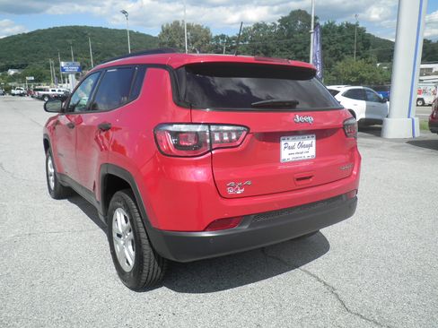 Used 2018 Jeep Compass Sport w/ Tech Group image 4