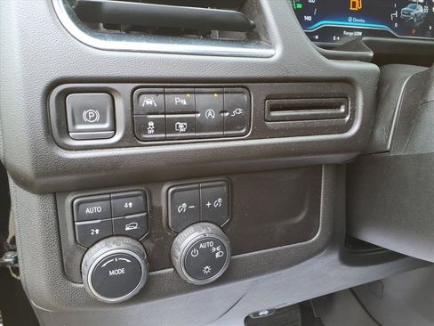 Used 2022 Chevrolet Tahoe RST w/ Luxury Package image 17