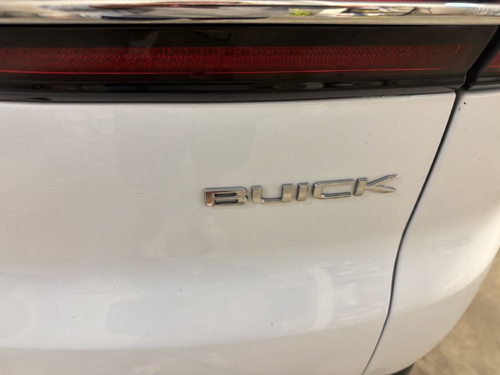 Used 2025 Buick Enclave Preferred AWD/4WD image 32